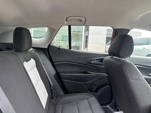 Used 2024 Chevrolet Trax LS w/ LS Convenience Package FWD image 14