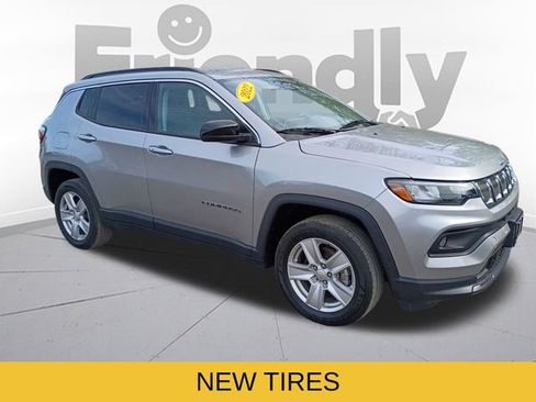 Used 2022 Jeep Compass Latitude w/ Convenience Group AWD/4WD image 4
