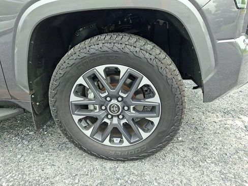 Used 2024 Toyota Tundra Limited AWD/4WD image 11