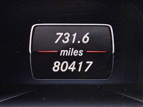 Used 2014 Mercedes-Benz GL 450 4MATIC image 32