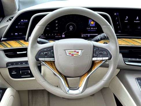 Used 2021 Cadillac Escalade Premium Luxury Platinum image 30