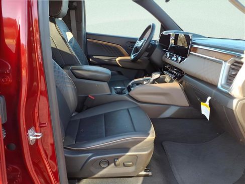 Used 2024 GMC Canyon Denali image 16