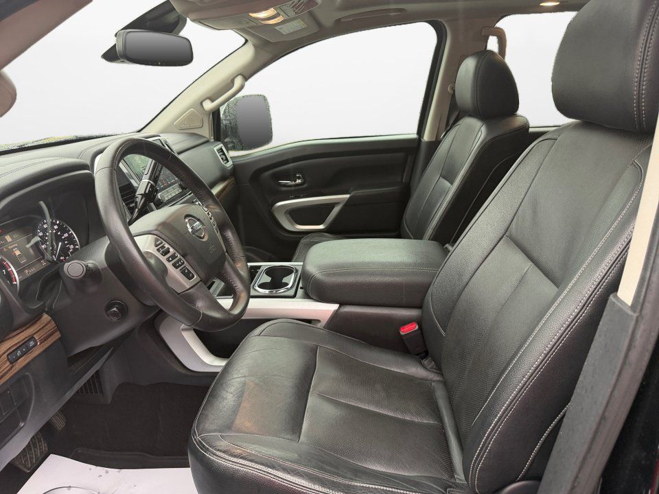 Used 2020 Nissan Titan SL w/ Moonroof Package AWD/4WD image 9