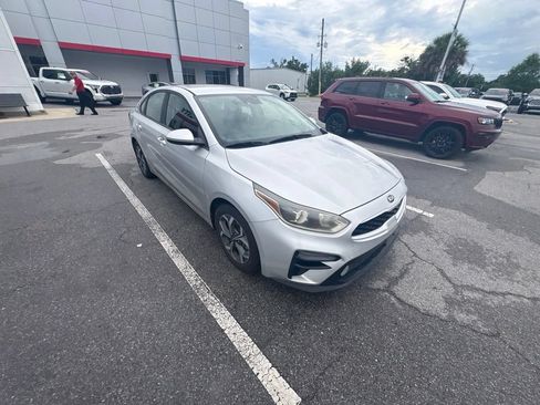 Used 2020 Kia Forte LXS FWD image 12