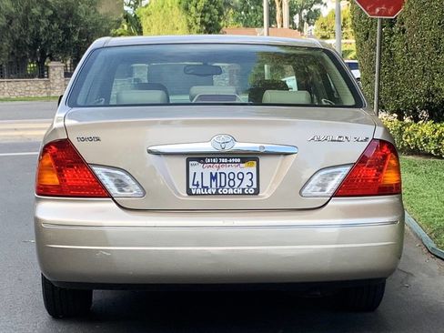 Used 2000 Toyota Avalon XLS image 6