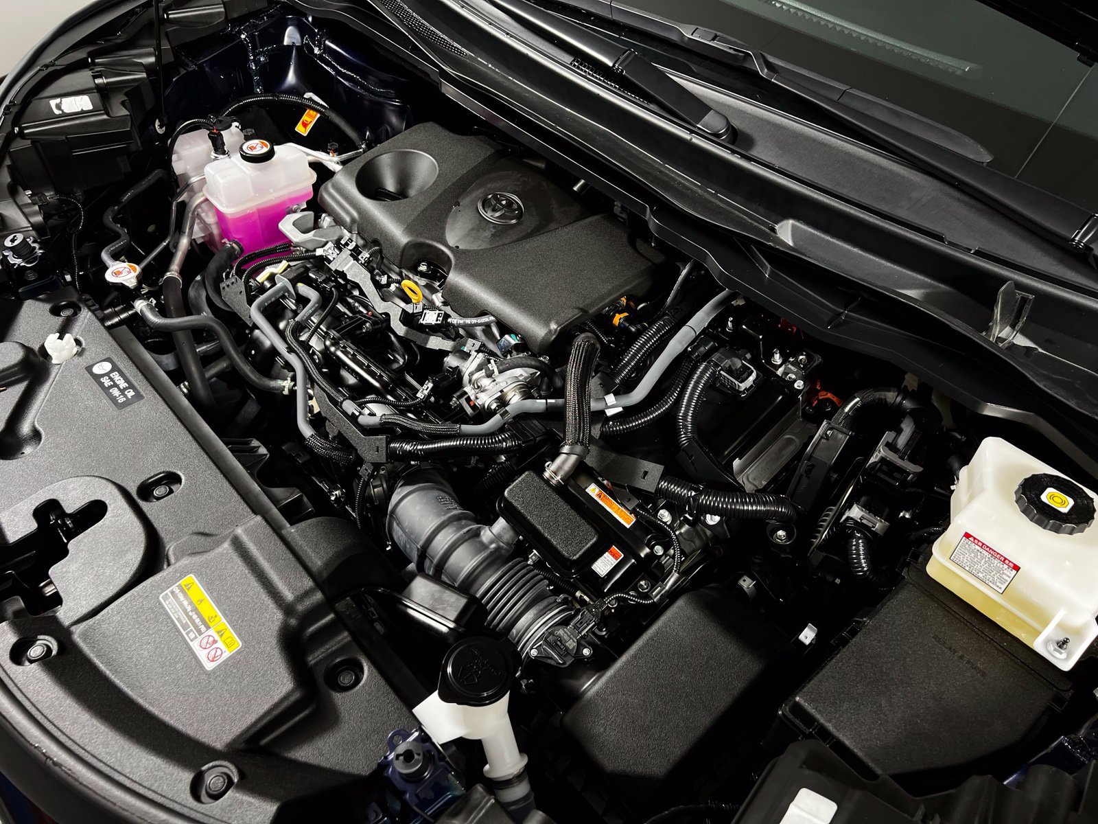 Certified 2025 Toyota Sienna XLE FWD image 11
