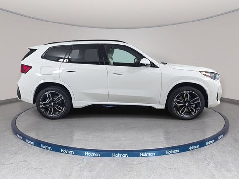 New 2026 BMW X1 xDrive28i w/ Technology Package AWD/4WD image 4