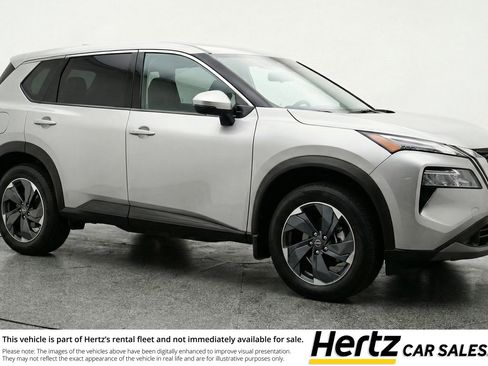 Used 2025 Nissan Rogue SV image 1
