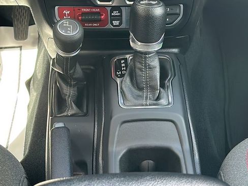 Used 2024 Jeep Wrangler Unlimited Rubicon image 22