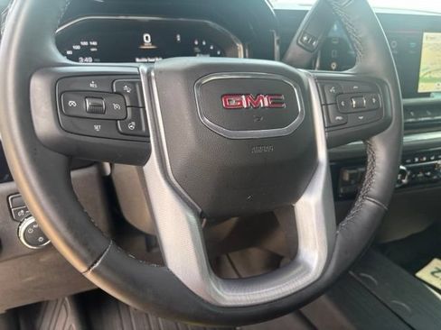 Used 2025 GMC Sierra 1500 SLE AWD/4WD image 19