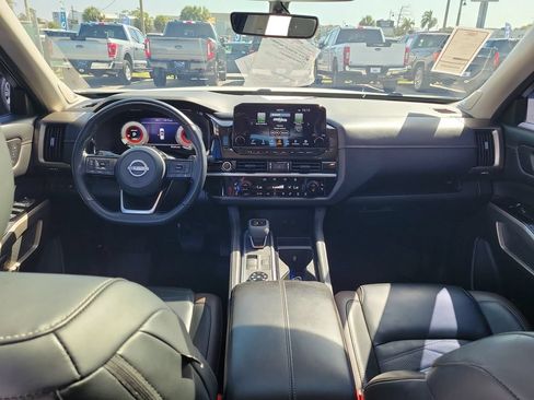 Used 2023 Nissan Pathfinder Platinum AWD/4WD image 14