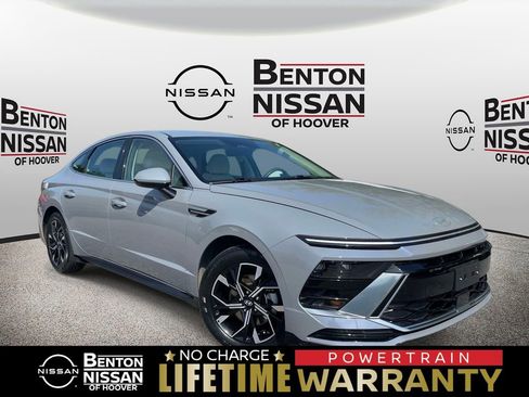 Used 2025 Hyundai Sonata SEL FWD image 1