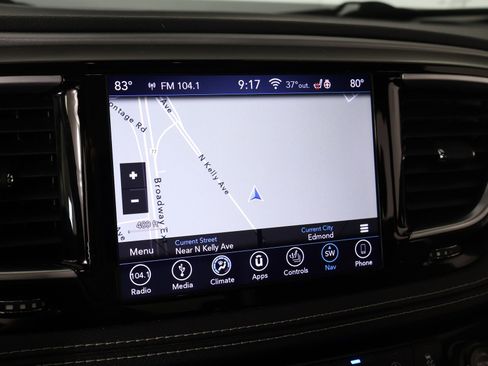 Used 2018 Chrysler Pacifica Limited w/ Advanced Safetytec Group image 8