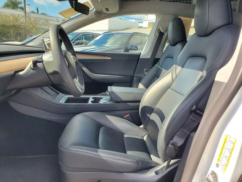 Used 2025 Tesla Model Y Long Range image 20