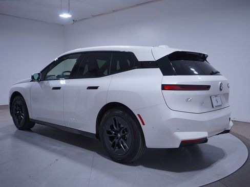 Used 2026 BMW iX xDrive45 w/ Premium Package image 3