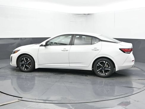Used 2024 Nissan Sentra SV FWD image 9