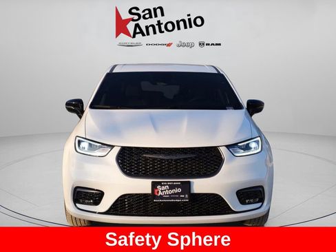 New 2026 Chrysler Pacifica Select image 3