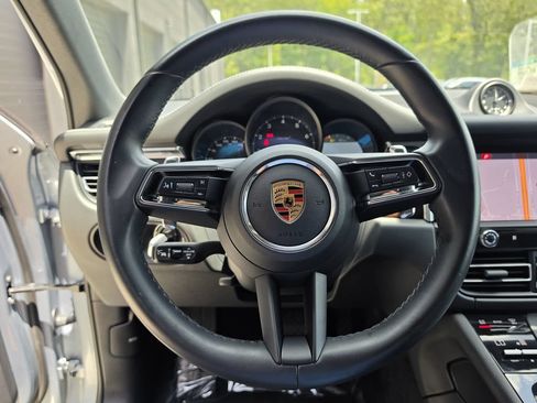 Certified 2023 Porsche Macan AWD/4WD image 27
