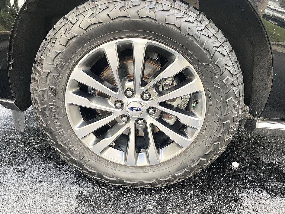 Used 2018 Ford Expedition Limited AWD/4WD image 24