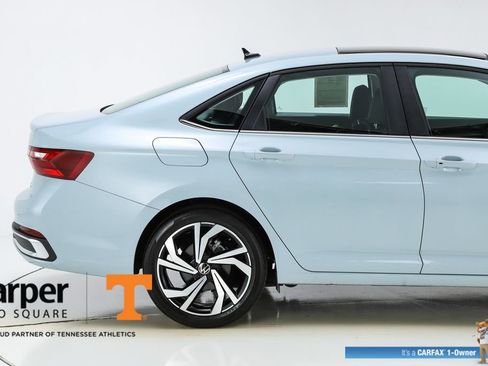 Used 2025 Volkswagen Jetta SEL image 11