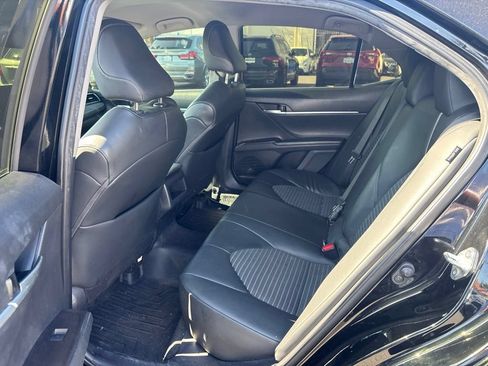 Used 2023 Toyota Camry SE FWD image 11