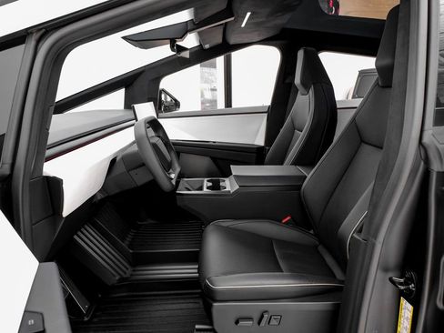 Used 2024 Tesla Cybertruck AWD Crew Cab image 7