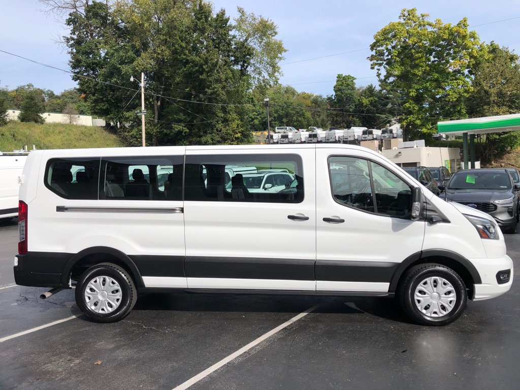 Used 2023 Ford Transit 350 XLT RWD image 7
