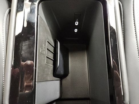 New 2026 Volkswagen Tiguan SEL R-Line image 30