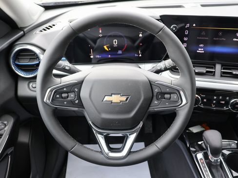 New 2026 Chevrolet Trax LT w/ Driver Confidence Package image 14