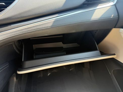 Used 2019 Buick Enclave Essence FWD image 34