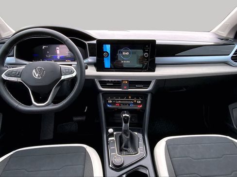 New 2026 Volkswagen Taos SE AWD/4WD image 5