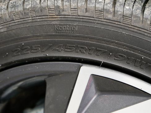 Used 2025 Hyundai Elantra Limited image 44