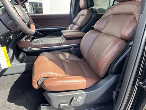 New 2026 Lincoln Navigator L Reserve AWD/4WD image 21