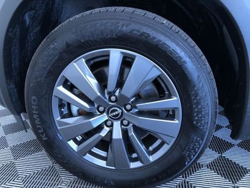 Used 2025 Nissan Pathfinder SV image 16