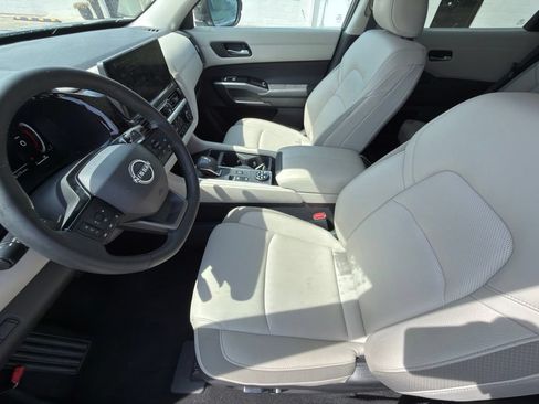 Used 2026 Nissan Pathfinder SL AWD/4WD image 10