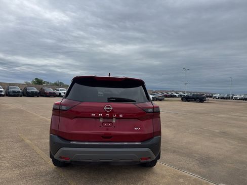 Certified 2023 Nissan Rogue SV FWD image 17