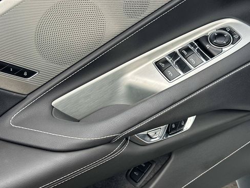 Used 2023 Chevrolet Corvette Stingray Preferred Conv w/ Z51 Performance Package RWD image 14