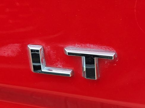 Used 2019 Chevrolet Silverado 1500 LT Trail Boss w/ Convenience Package AWD/4WD image 4