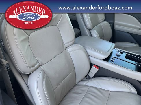 Used 2022 Lincoln Aviator Reserve w/ Equipment Group 201A image 15