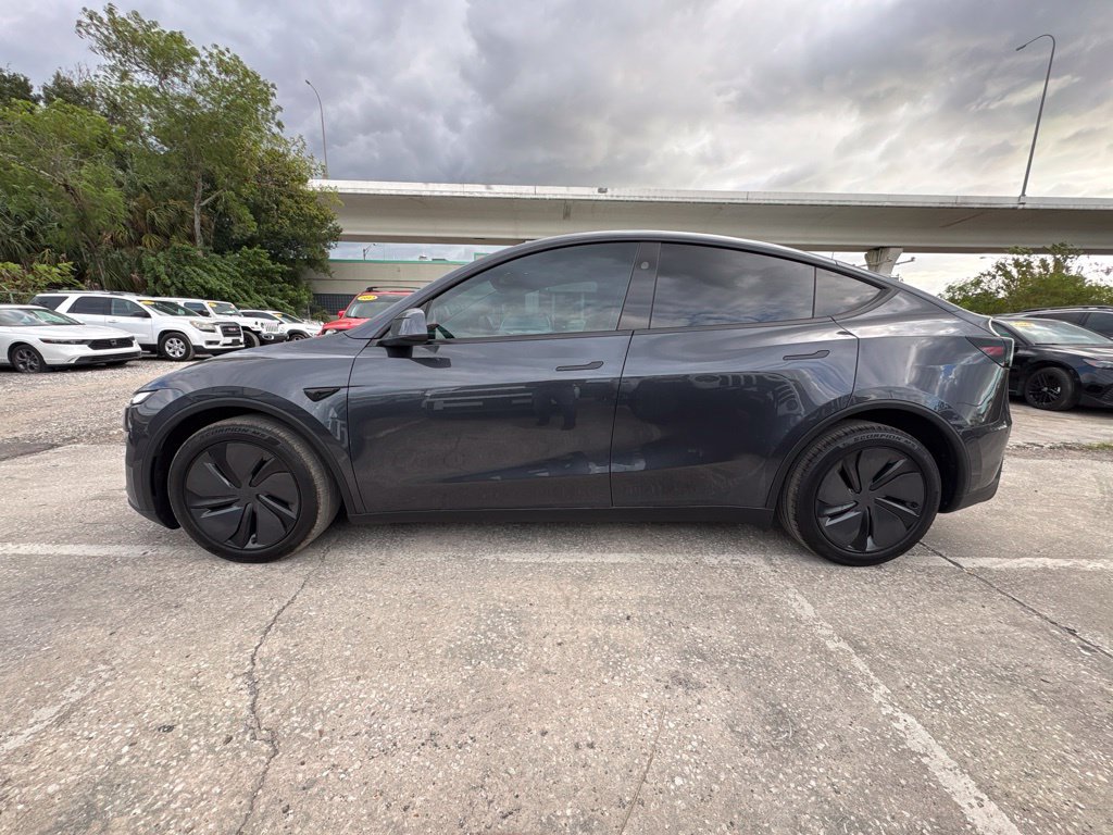 Used 2026 Tesla Model Y AWD image 6