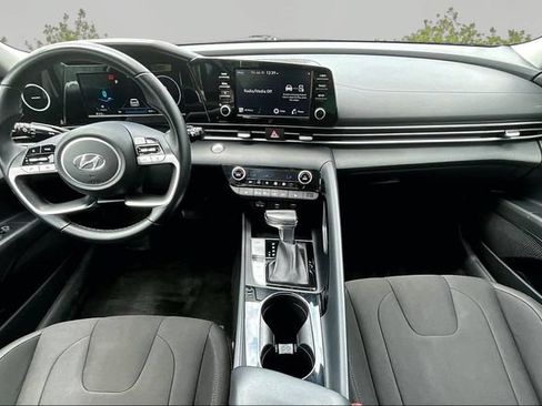 Used 2021 Hyundai Elantra SEL w/ Convenience + Premium Package FWD image 14