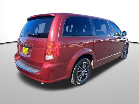 Used 2019 Dodge Grand Caravan GT image 6