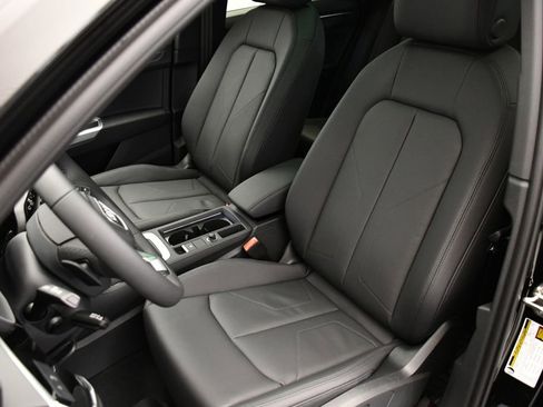 Used 2025 Audi Q3 2.0T Premium w/ Convenience Package image 39