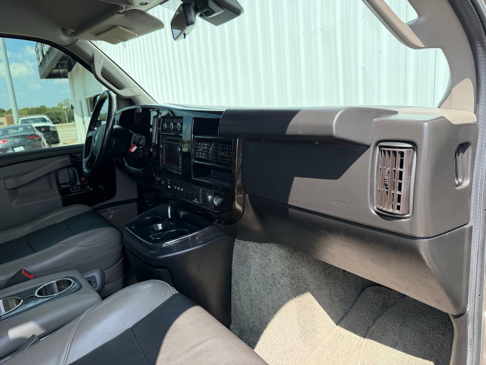 Used 2020 GMC Savana 2500 Extended w/ Enhanced Convenience Package RWD image 26