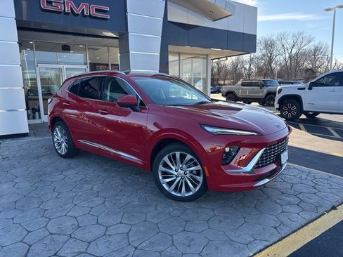 New 2025 Buick Envision Avenir image 1