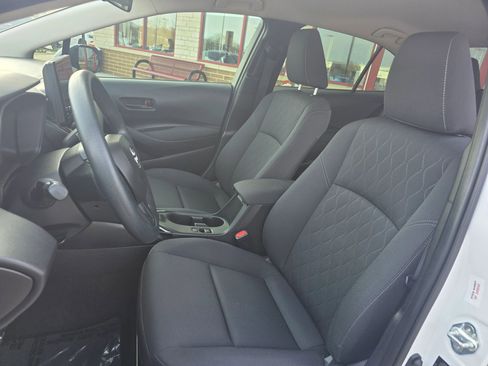 Used 2024 Toyota Corolla LE image 9