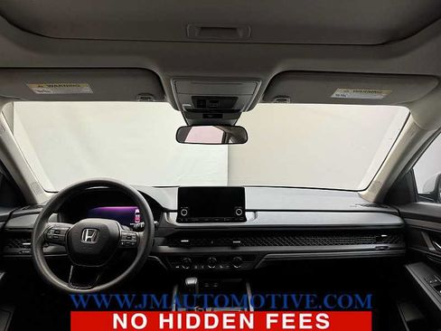 Used 2023 Honda Accord EX image 12