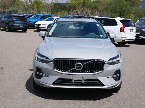 Used 2023 Volvo XC60 B5 Core w/ Climate Package AWD/4WD image 2