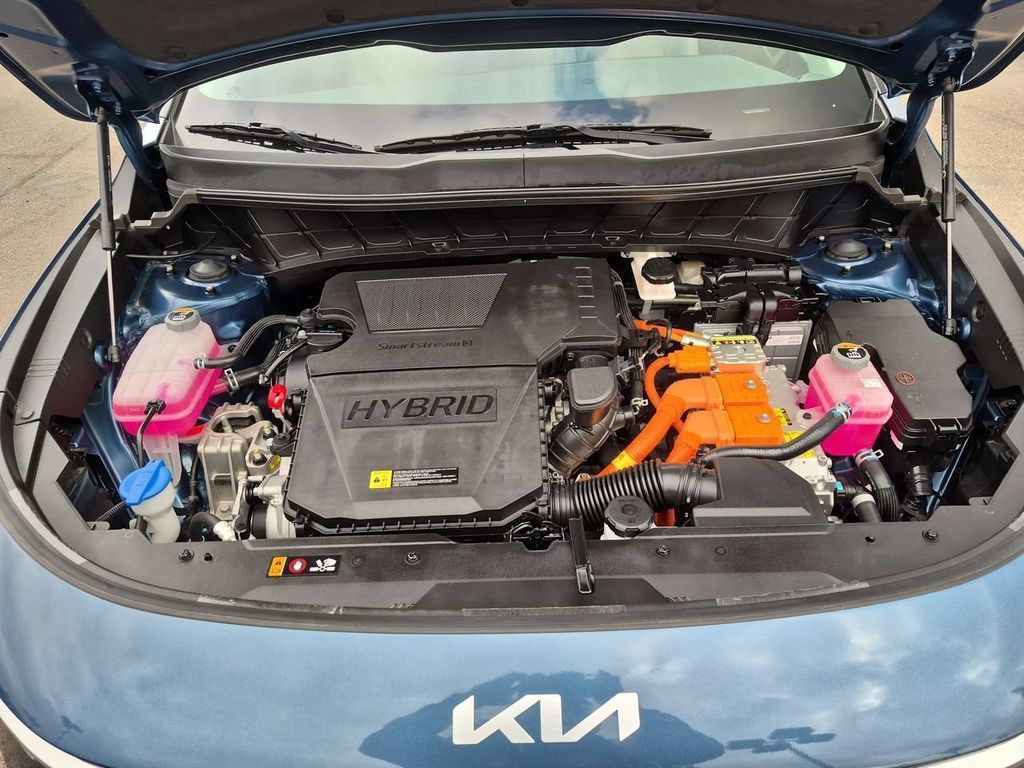 Certified 2025 Kia Niro EX FWD image 30