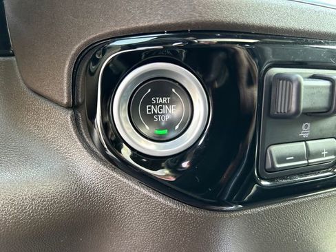 Used 2024 Chevrolet Silverado 2500 LTZ w/ LTZ Convenience Package image 25